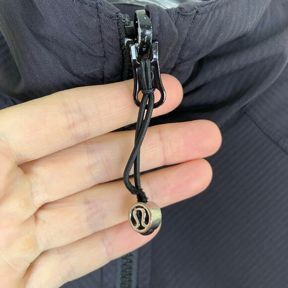 Lululemon Sz 4 In Flux Jacket Black Hooded Track Jacket Fitted Running Active - Picture 9 of 16